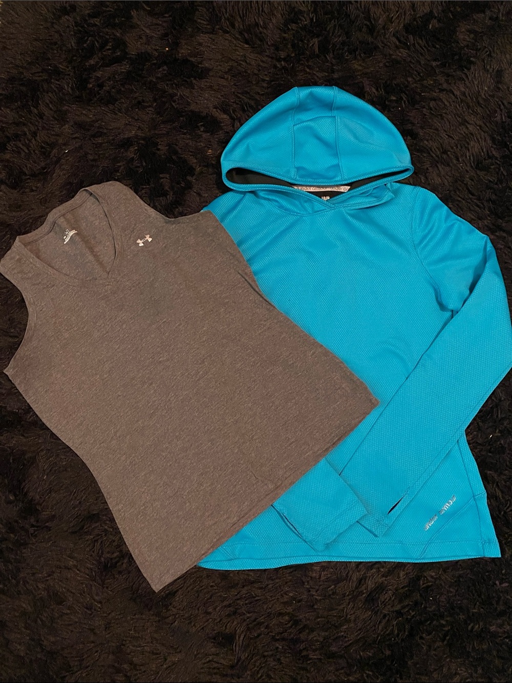 Under Armour Gray Sleeveless Tank size med & blue Hooded Long-Sleeve size large